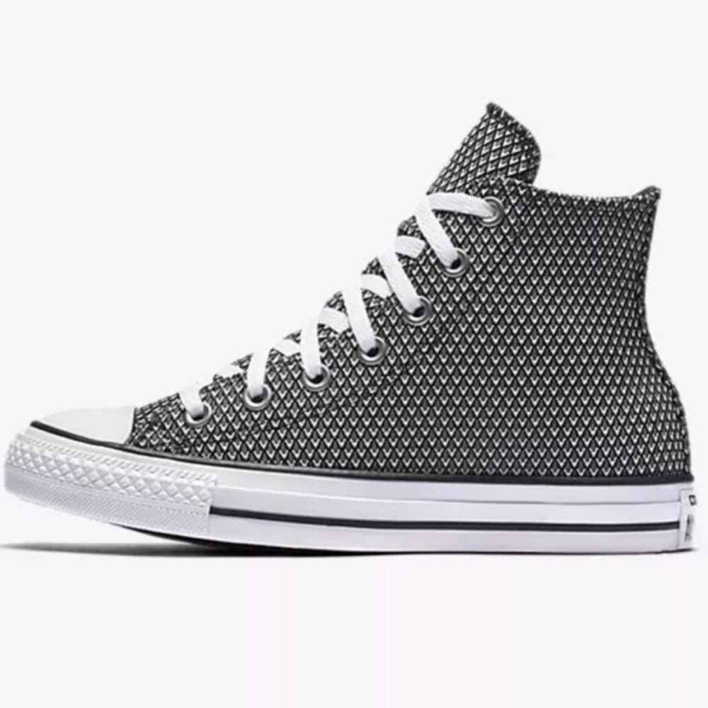 ❤️1 HOUR SALE Converse black white hi top shoes - Picture 3 of 5